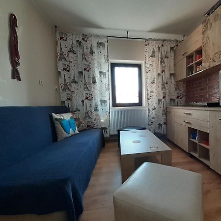 Apartament Cristina Cu Doua Dormitoare & Balcon & Parcare Proprie Onesti Luaran gambar