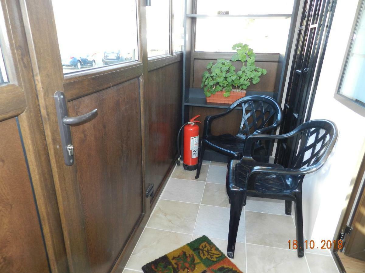 Apartament Cristina Cu Doua Dormitoare & Balcon & Parcare Proprie Onesti Luaran gambar